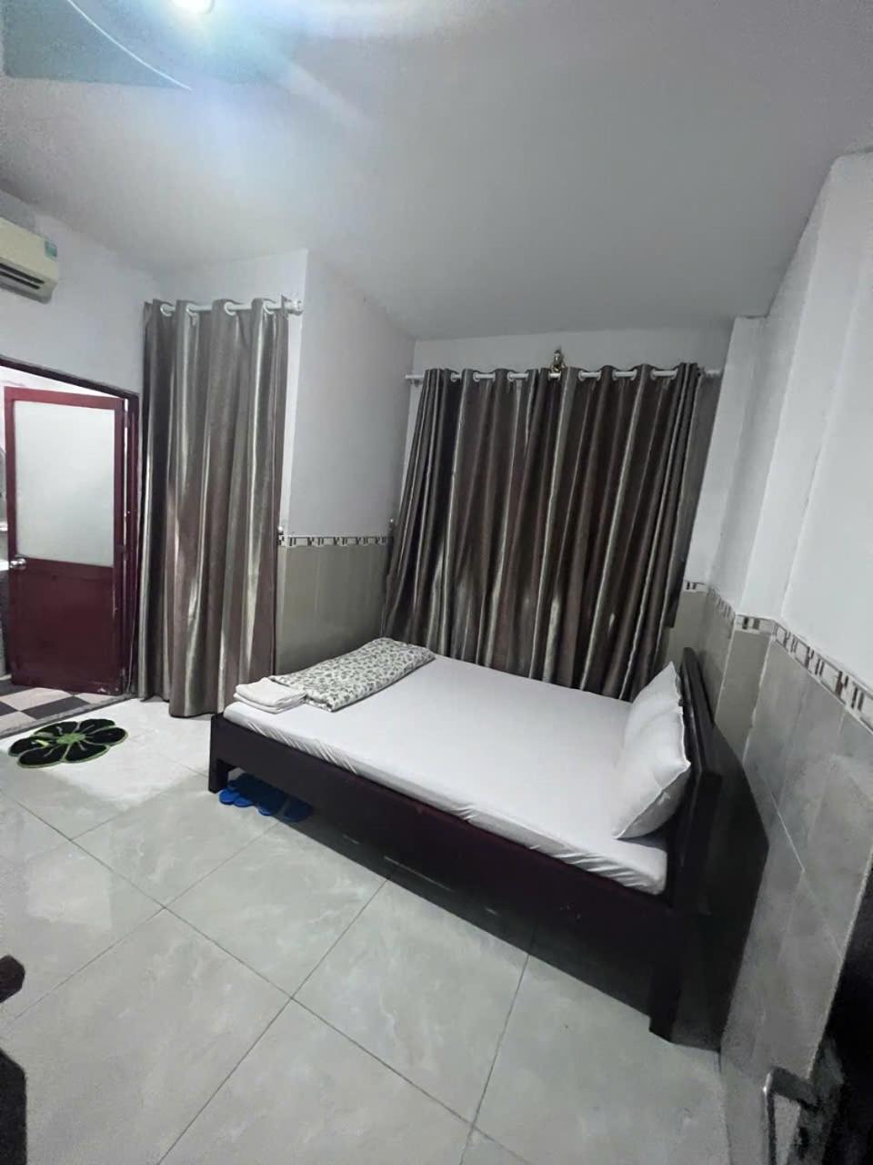 Khach San Doan Gia Aparthotel Ho Şi Min Exterior foto